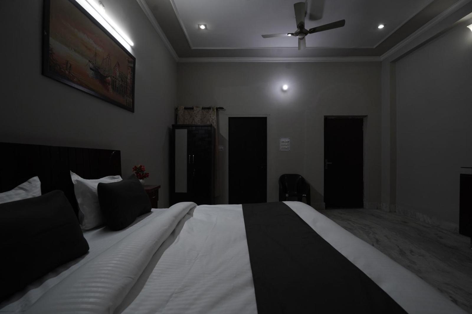 Play-Sunflower Omega-1 Couple Friendly Greater Noida Exterior foto