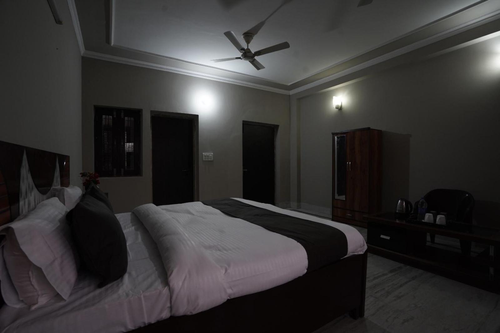 Play-Sunflower Omega-1 Couple Friendly Greater Noida Exterior foto
