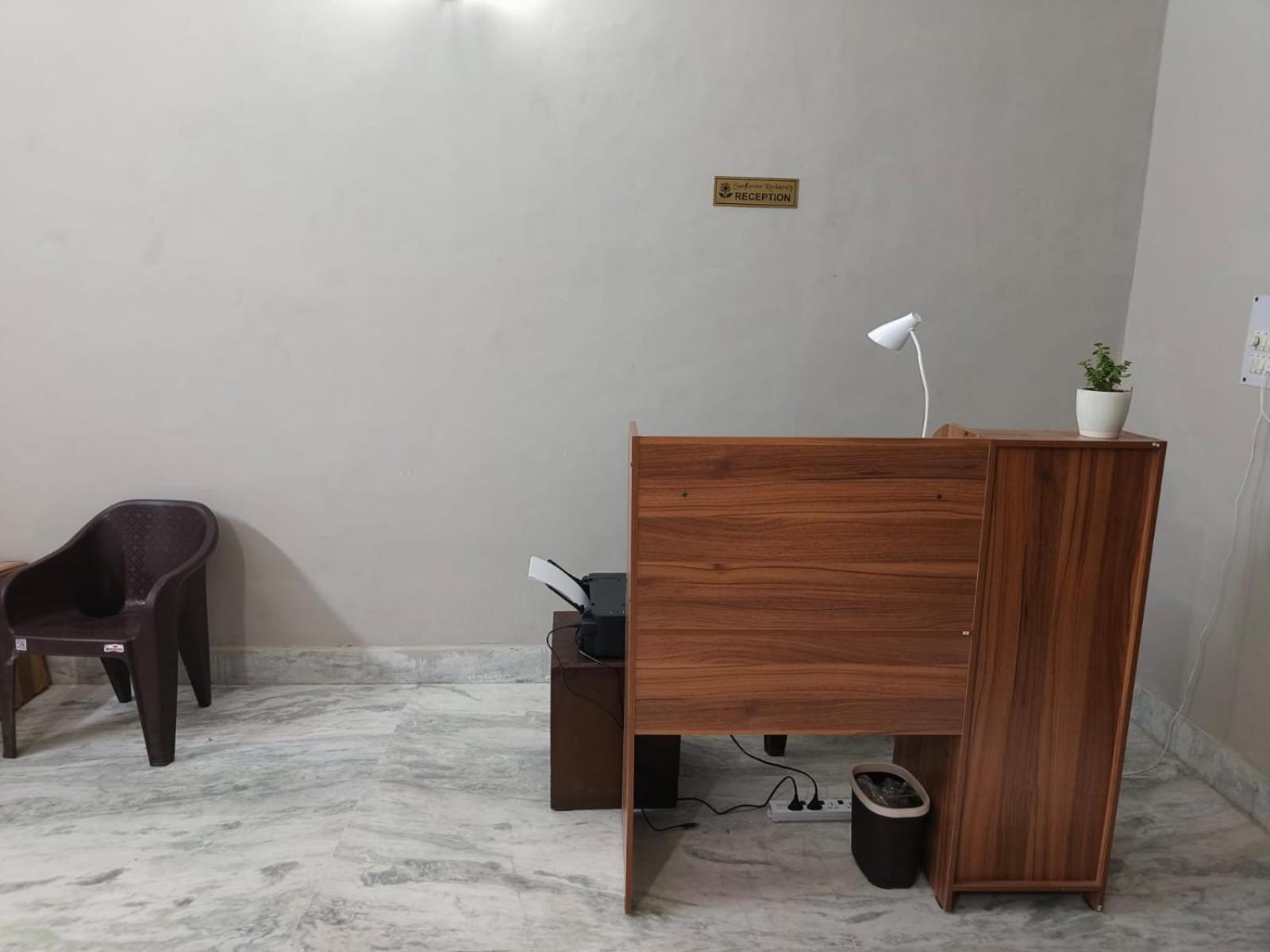 Play-Sunflower Omega-1 Couple Friendly Greater Noida Exterior foto
